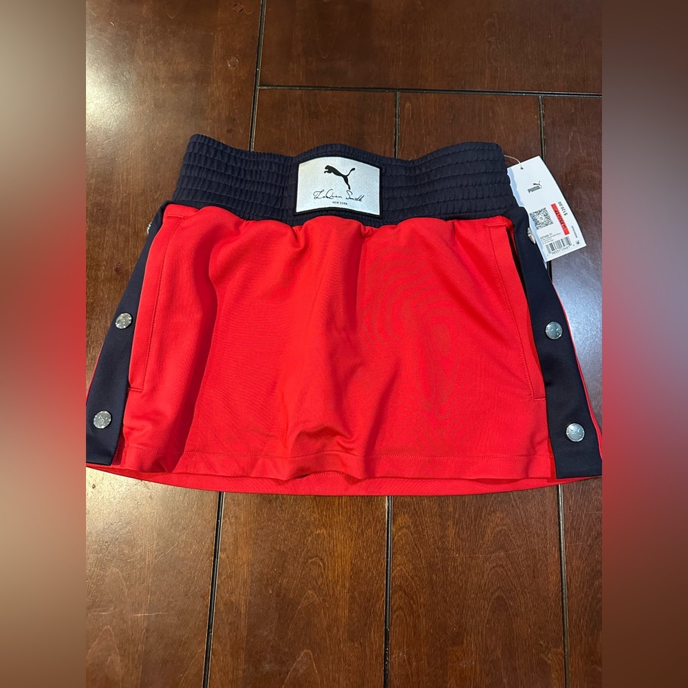 PUMA LaQuan Smith Red Navy Tearaway Button Skort Skirt Women’s size XS NEW TH5